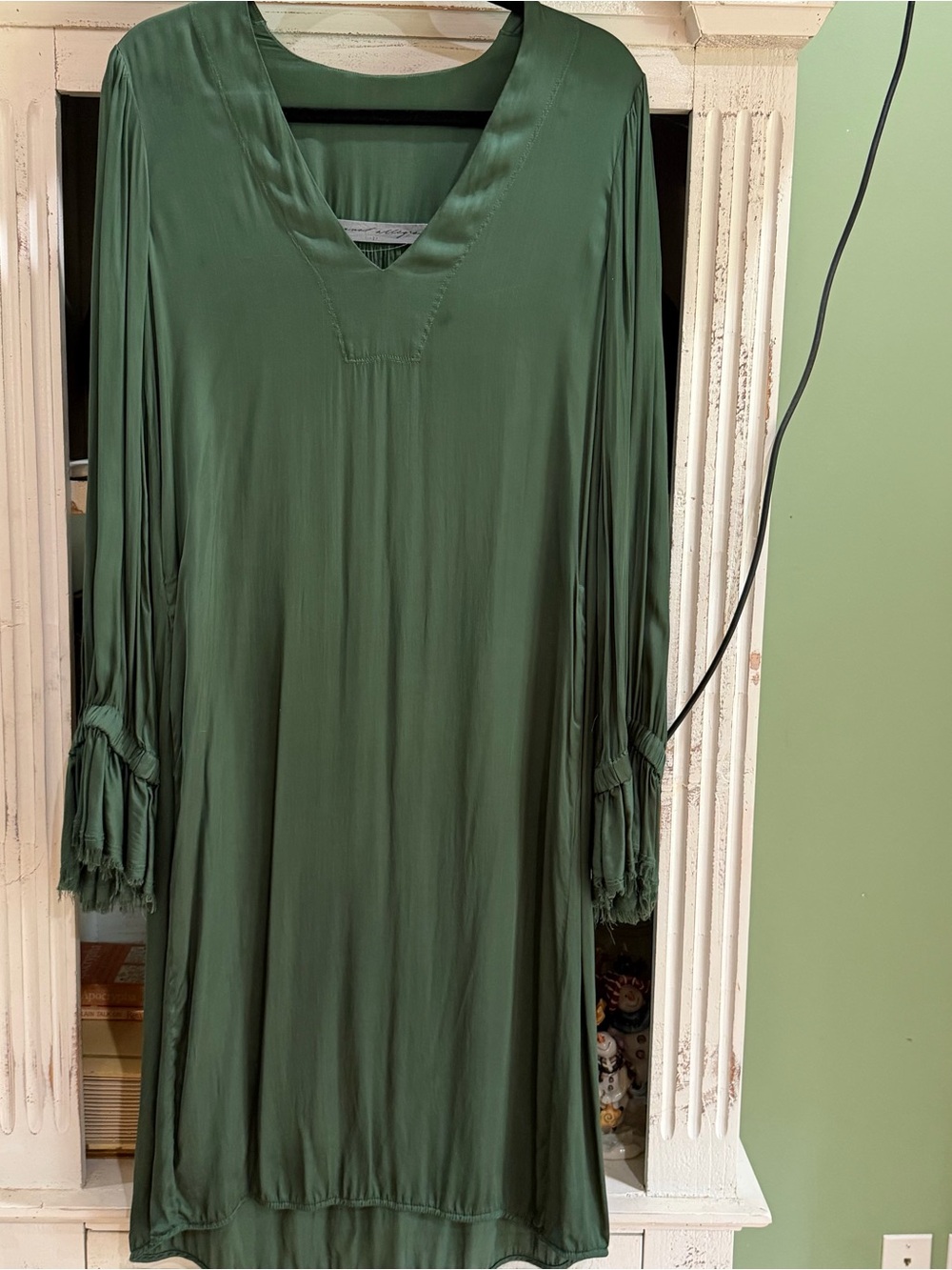 Raquel Allegra Emerald V-Neck Dress Size 2 (Medium)